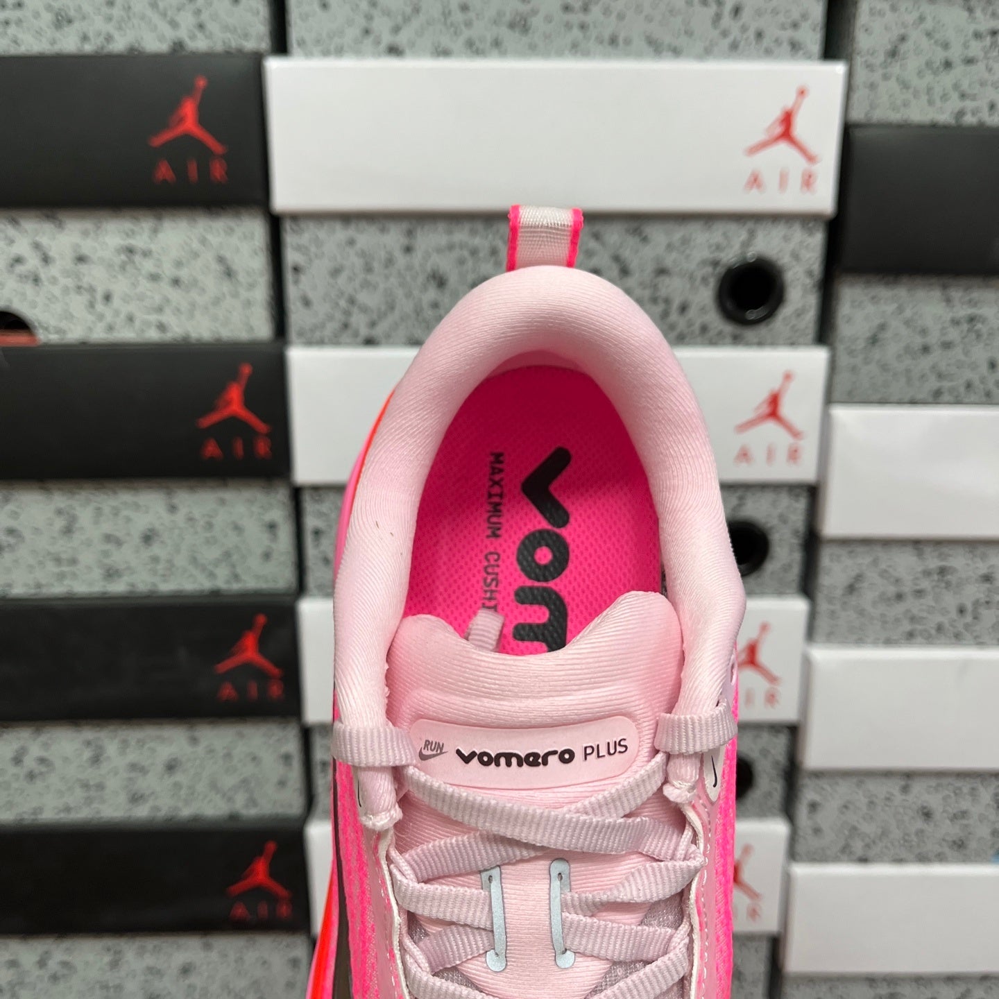 Air Zoom Vomero Plus Hyper Pink Bright Crimson