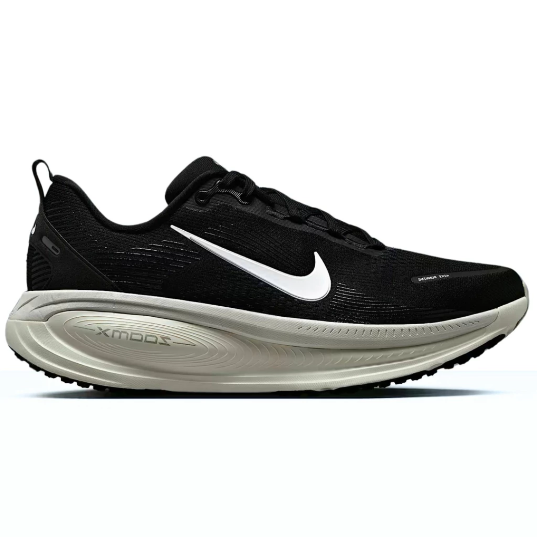 Air Zoom Vomero 18 Black and White