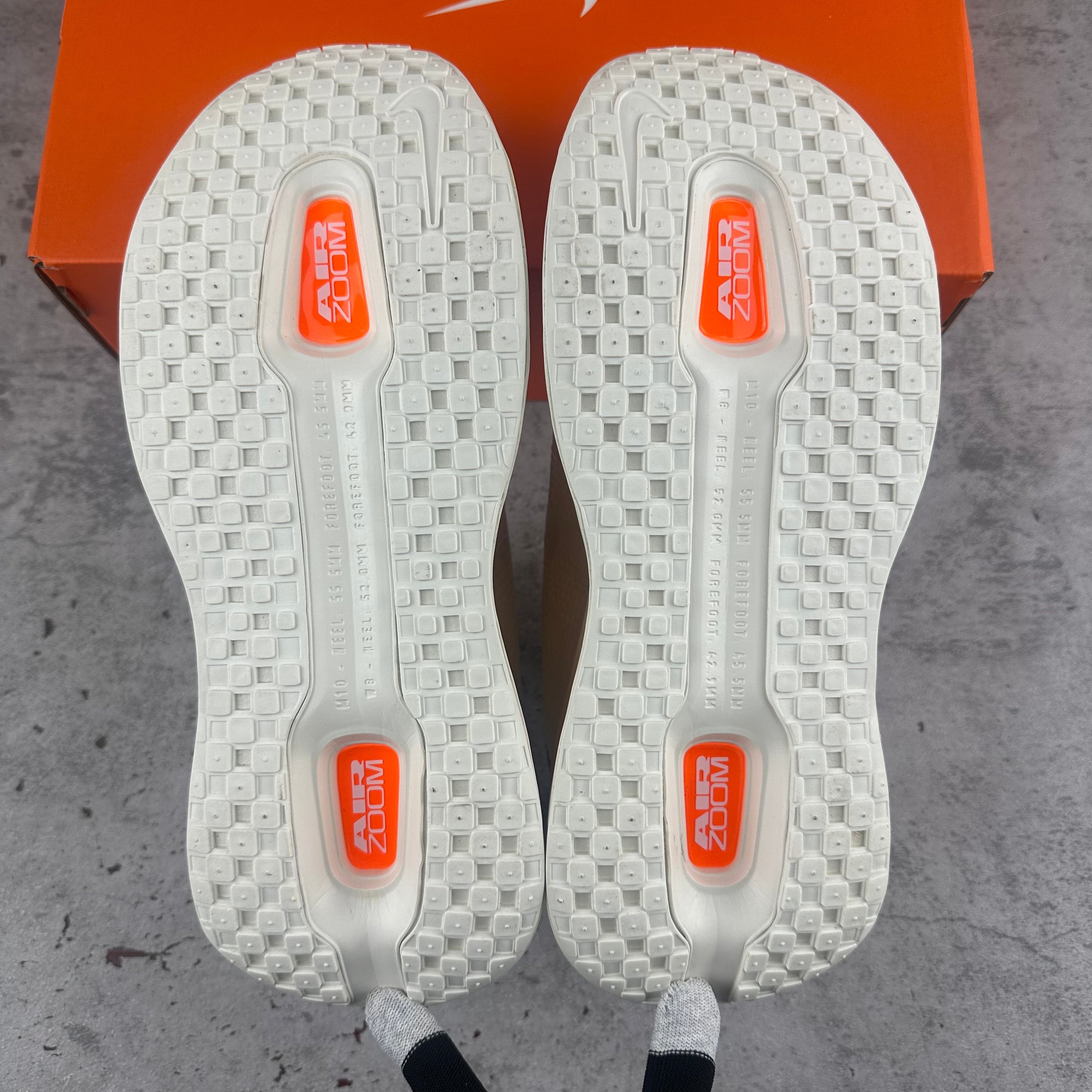 O Nike Vomero Premium Sail Coconut Milk