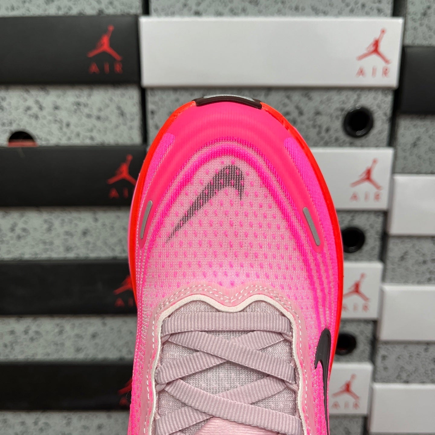 Air Zoom Vomero Plus Hyper Pink Bright Crimson