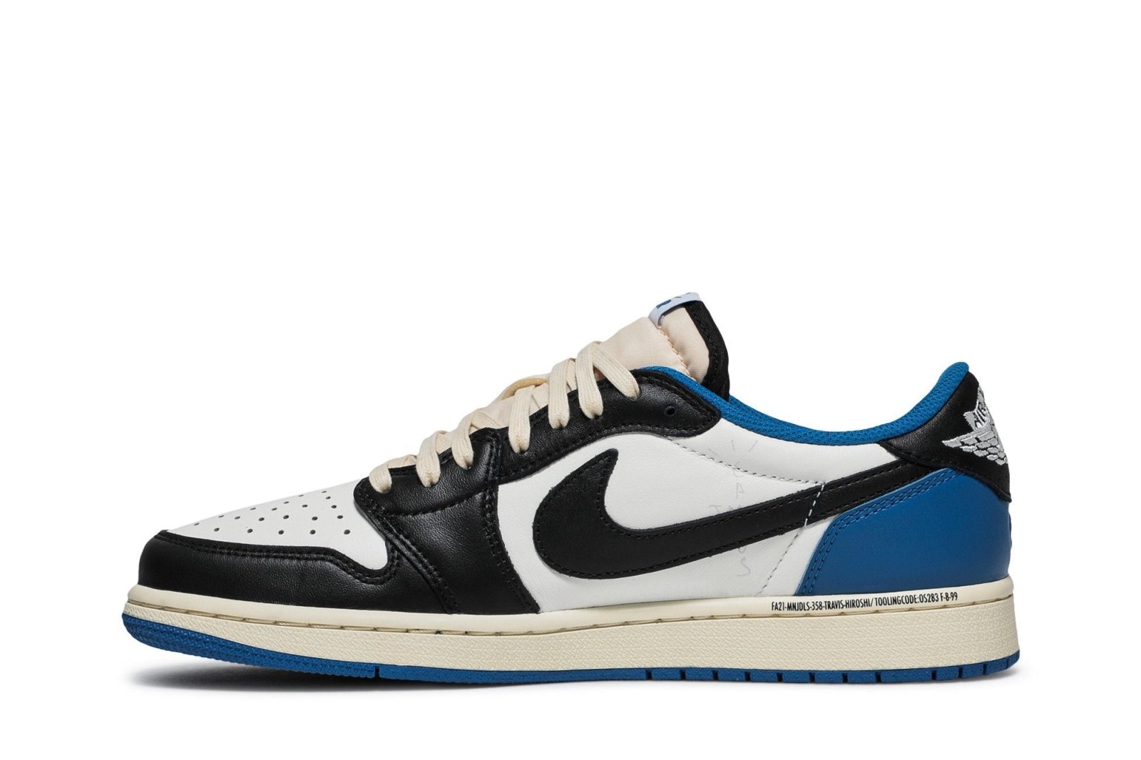 Tênis Nike Air Jordan 1 Retro Low Fragment Design x Travis Scott Couro Branco Preto Azul