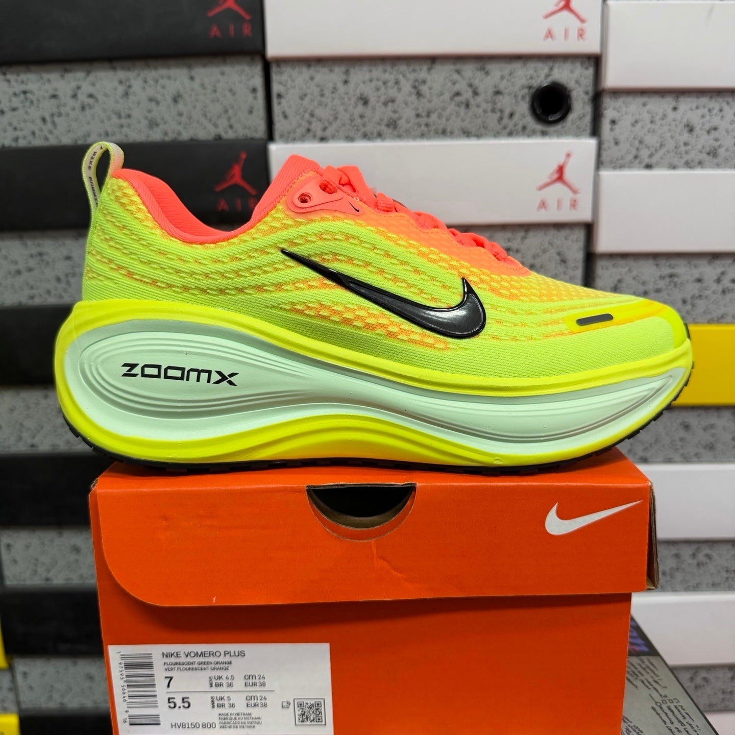 Air Zoom Vomero Plus Bright Mango