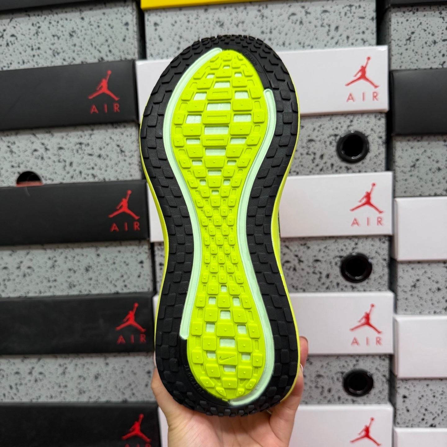 Air Zoom Vomero Plus Bright Mango