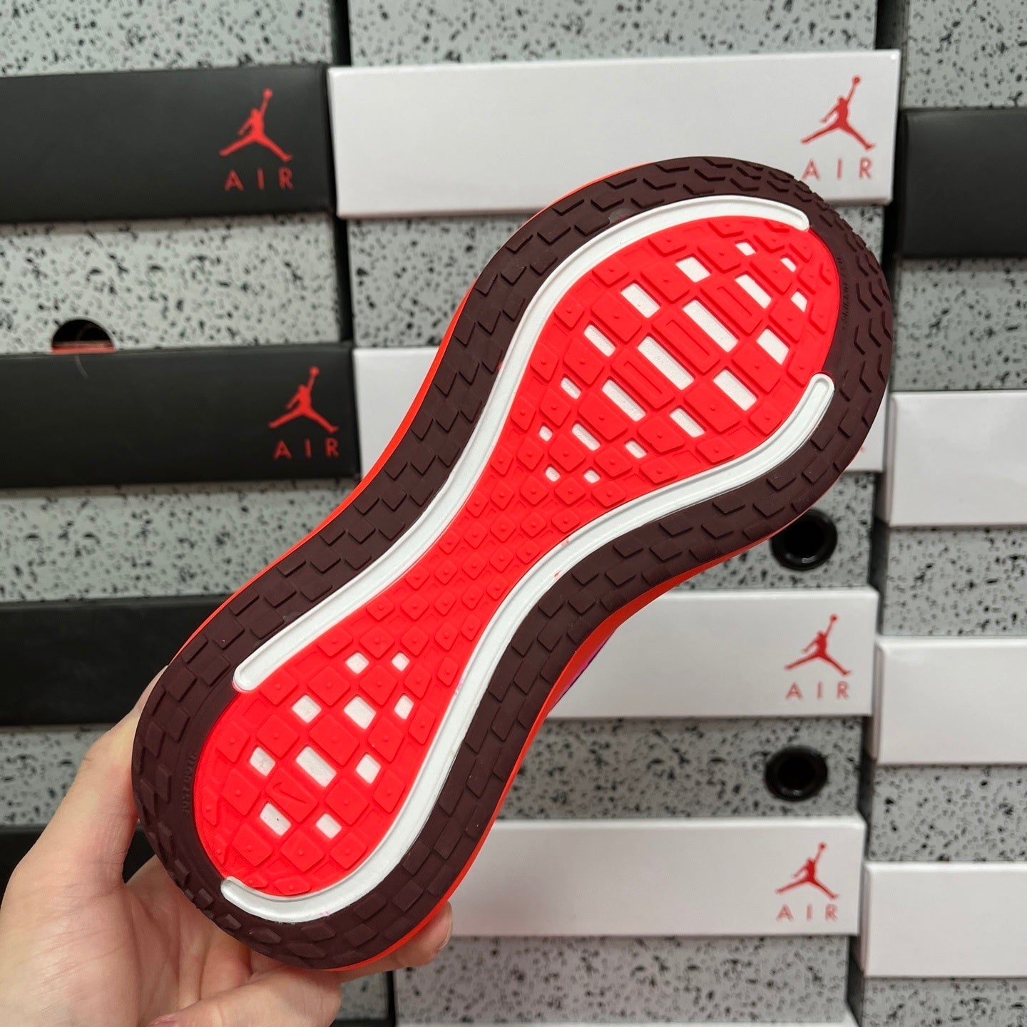 Air Zoom Vomero Plus Hyper Pink Bright Crimson