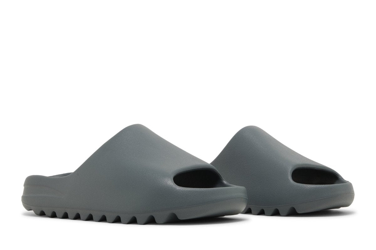Tênis adidas Yeezy Slide Slate Marine Azul Escuro