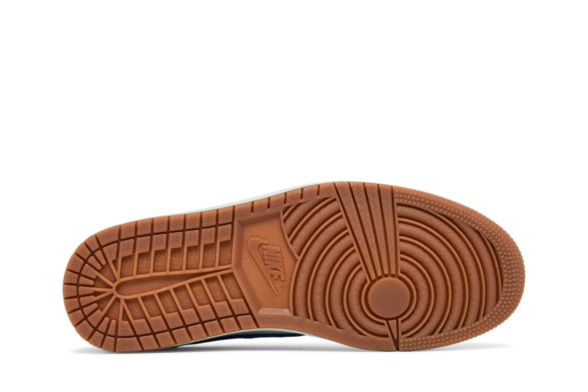 Tênis Nike Travis Scott x Air Jordan 1 Low Og Canary Amarelo